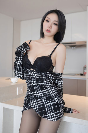 调教警花戴乳环